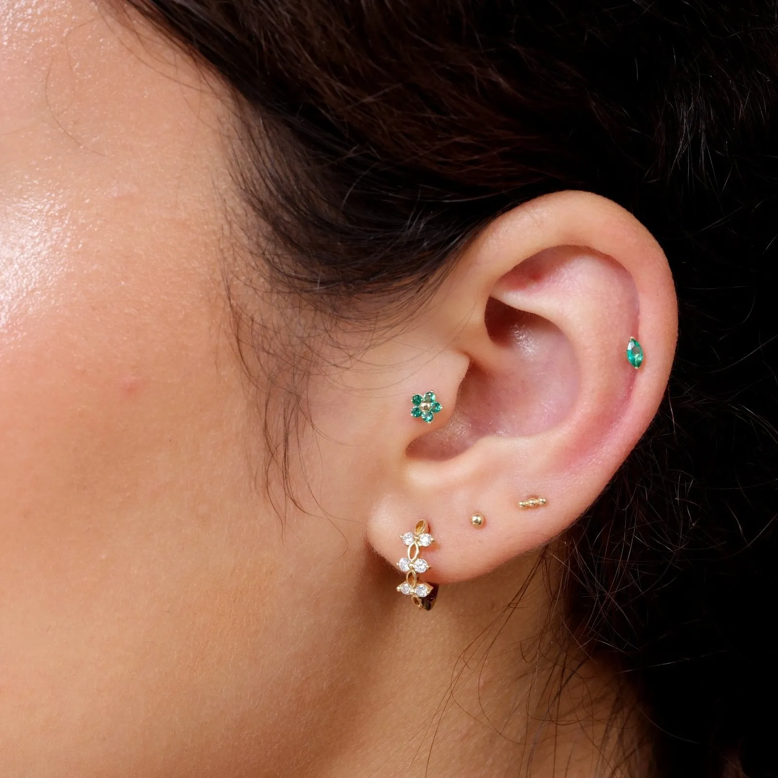 Emerald Flower Flat Back Stud