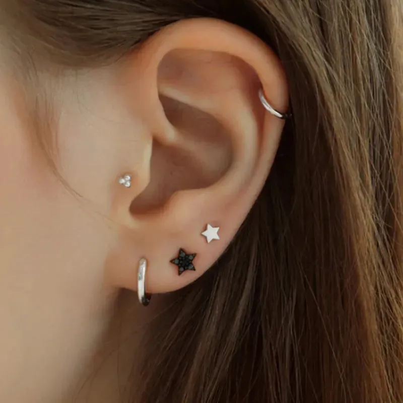 Simple Star Labret Piercing (16G)