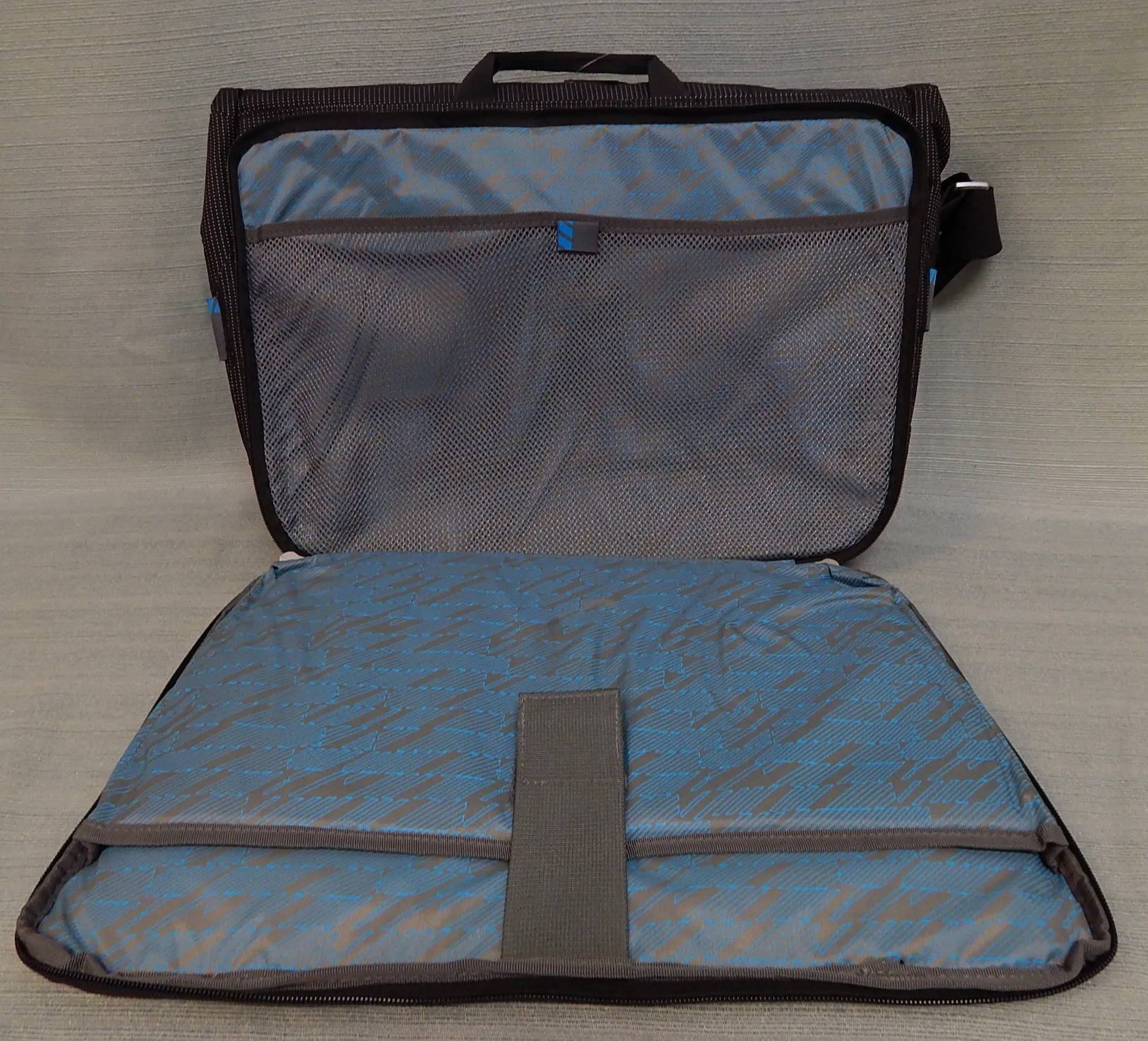 Thule Crossover Laptop Briefcase - New!