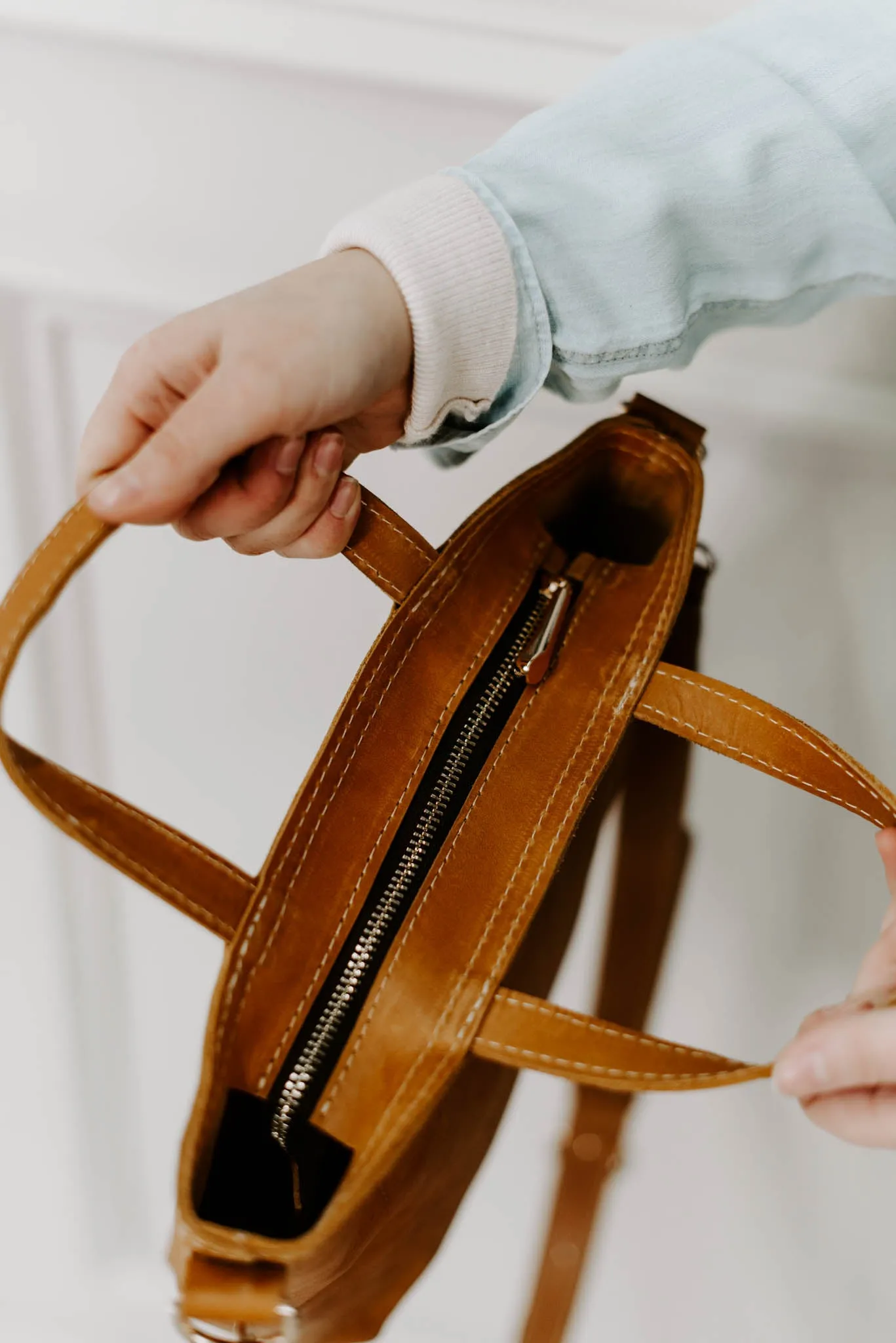 Zelaki Co Gondar Leather Hand Bag