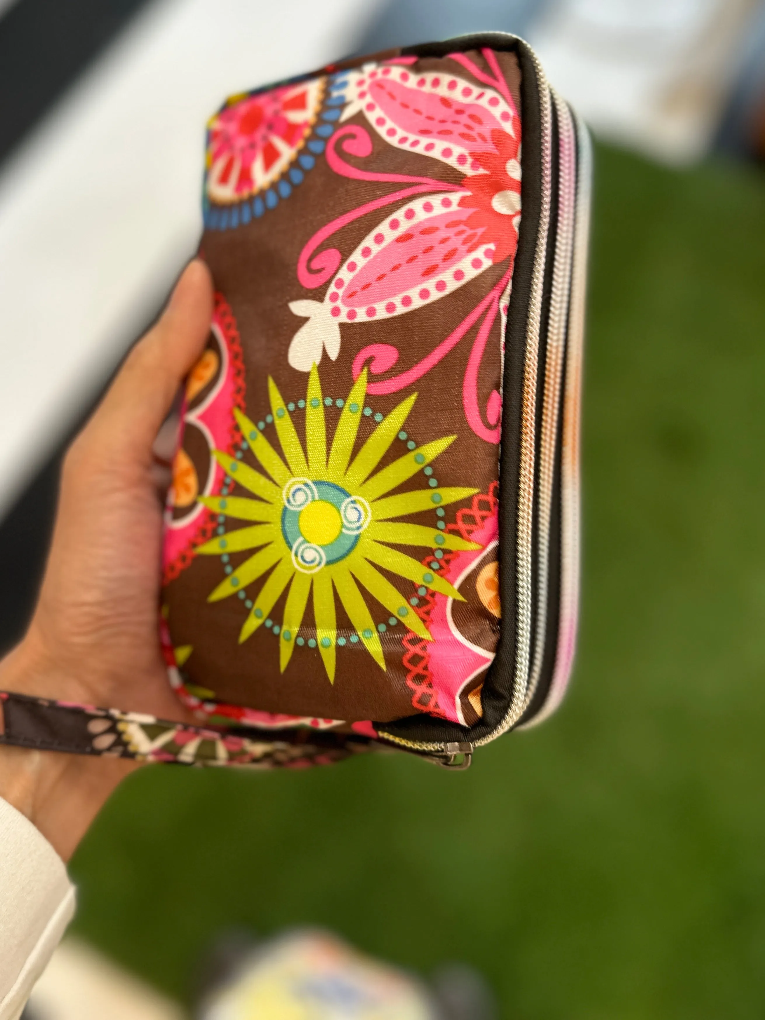 Zippers Water Resistant Large Makeup Pouch